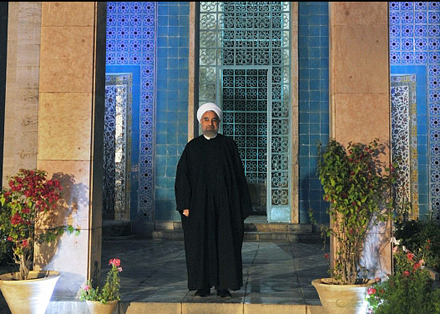 بازدید روحانی از آرامگاه سعدی و حافظ