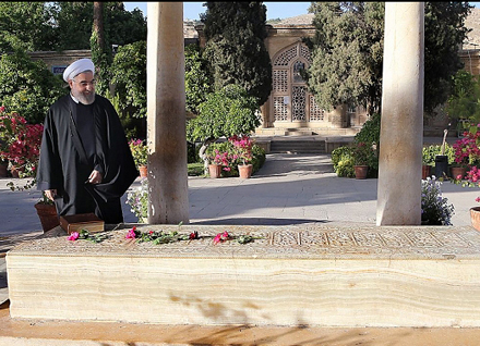 بازدید  روحانی از آرامگاه سعدی و حافظ