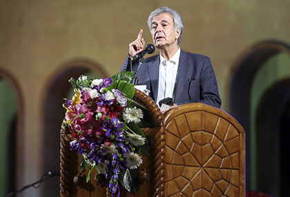 سعدی دوستان در جوار آرامگاه شیخ/ سعدی نماد اعتدال و عدالت