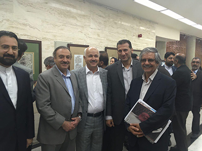 بازدید وزیر فرهنگ و ارشاد اسلامی از نمایشگاه «سی سال با سعدی»