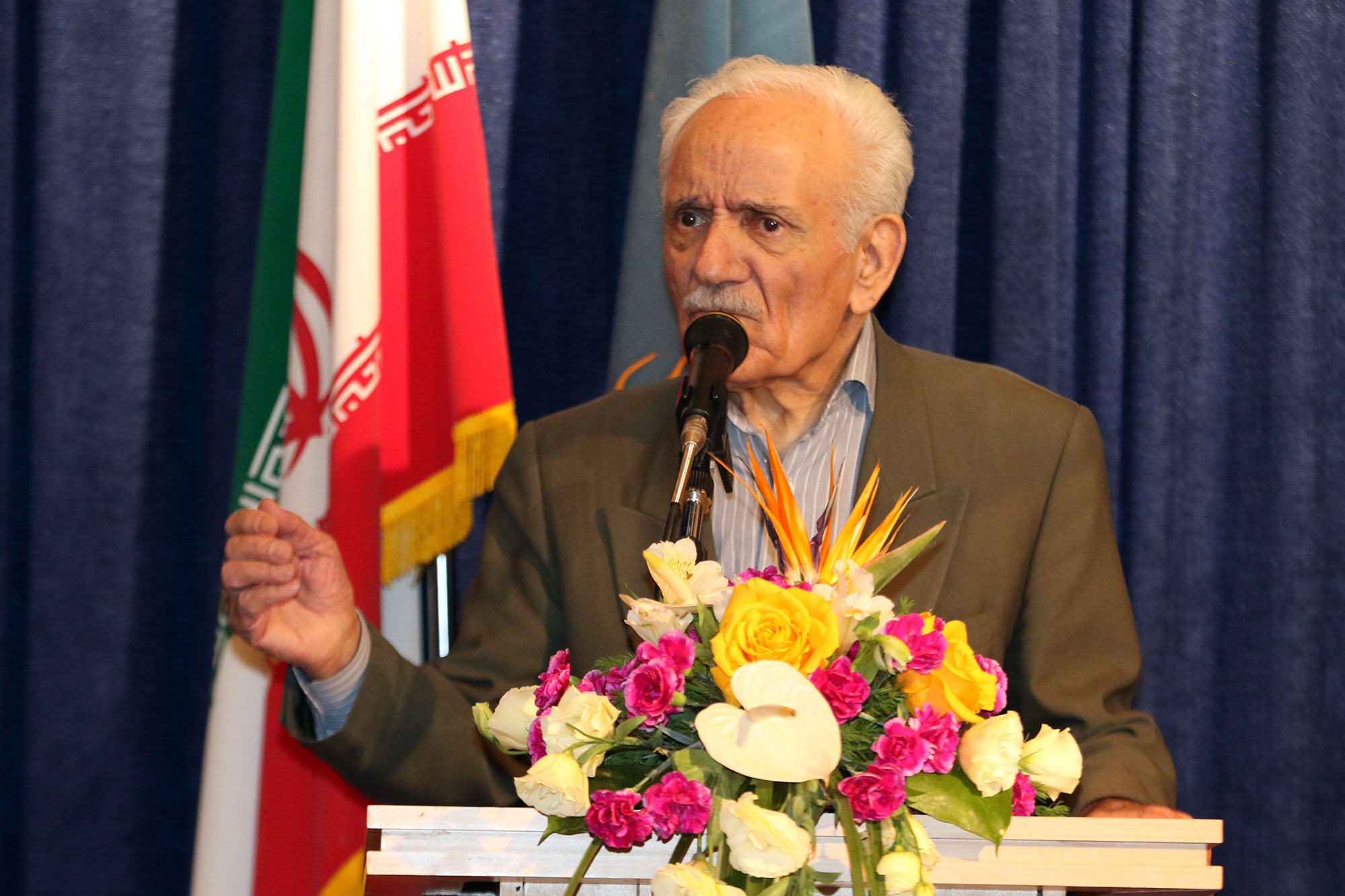 در نشست علمی یادروز سعدی عنوان شد/ به اخلاقِ دوستی سعدی برگردیم
