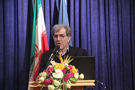 در نشست علمی یادروز سعدی عنوان شد/ به اخلاقِ دوستی سعدی برگردیم