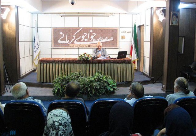 کمالی سروستانی: شعر خواجو در فضای شیراز به بالندگی رسید
